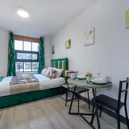 78f3 - Cosy & Welcoming Bradford (West Yorkshire)