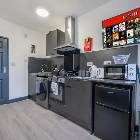 78f3 - Cosy & Welcoming * Bradford (West Yorkshire)