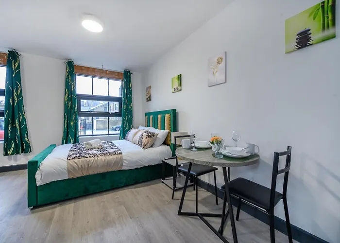 78f3 - Cosy & Welcoming Bradford (West Yorkshire)